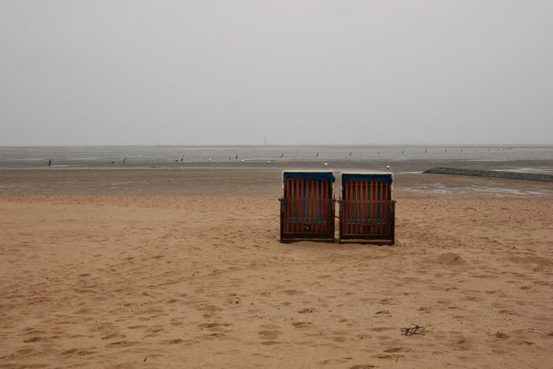 Strandkorb, verregneter Sommer 2011 schlechtes Wetter trostlos Sauwetter Urlaub Ferien 