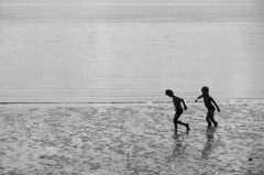 Kinder am Strand, Strandspiele