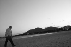 Der Spaziergänger (Strand Alcudia)