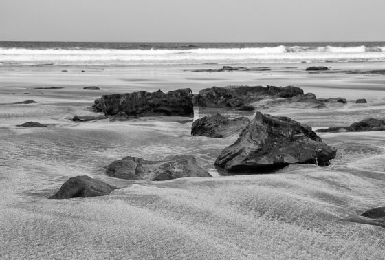 Steine am Strand, Irland